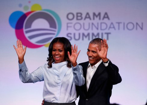 Барак и Мишель Обама не оставят отпускную жизнь позади