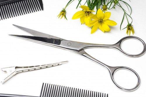 Лучшие парикмахерские ножницы для резки ваших собственных волос дома