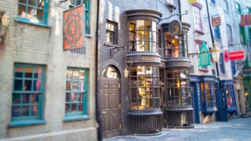 Волшебный магазин не будет продавать фанаты Гарри Поттера, потому что они не являются «реальными» волшебниками
